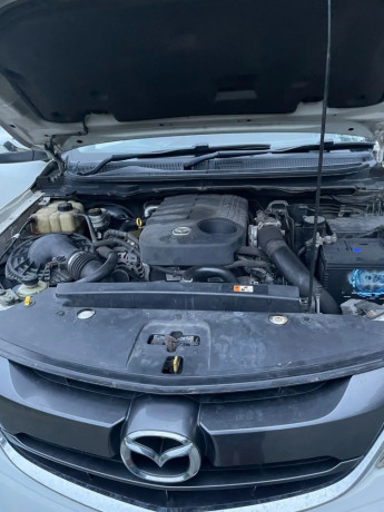 mazda-bt-50-pickup-big-4